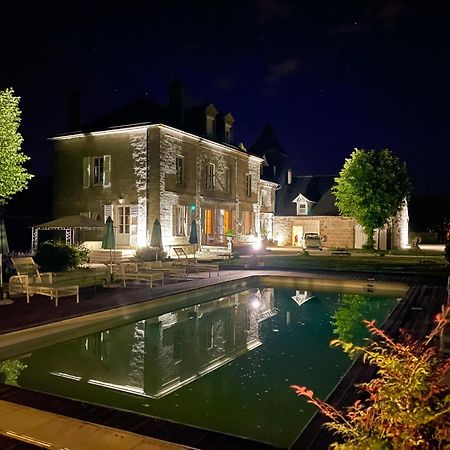 Hotel French Correze Moulin Bleu Saint-Pantaléon-de-Larche Exterior foto