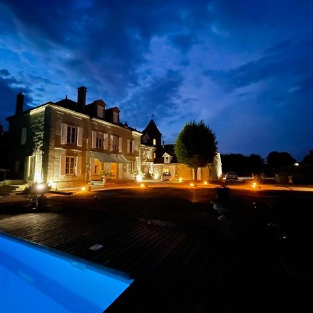 Hotel French Correze Moulin Bleu Saint-Pantaléon-de-Larche Exterior foto