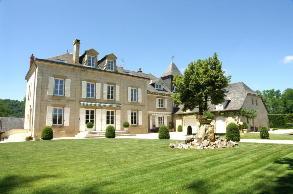 Hotel French Correze Moulin Bleu Saint-Pantaléon-de-Larche Exterior foto